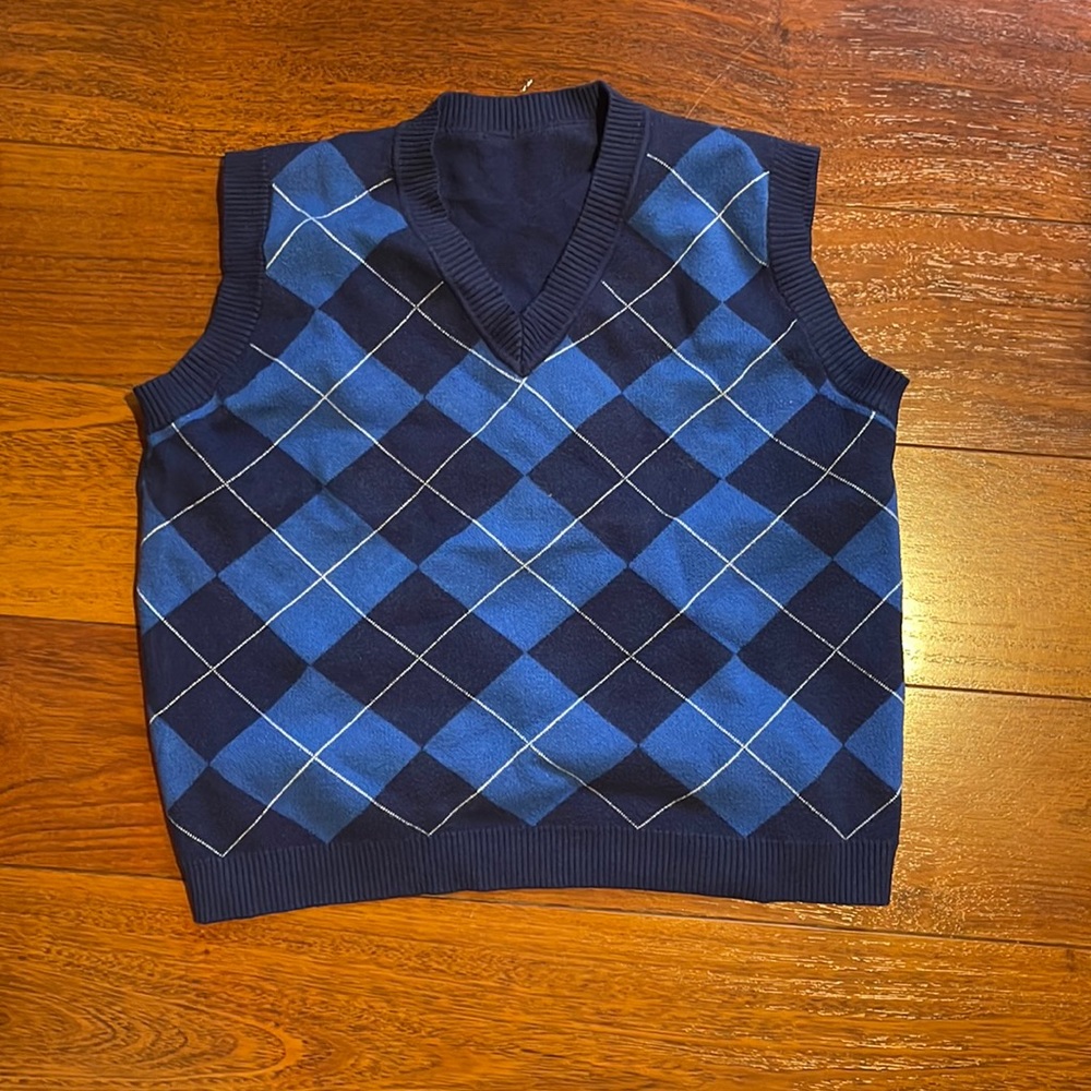 Blue pattern crop top